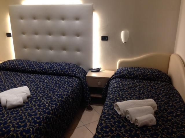 Hotel Mediterraneo Pesaro Room photo