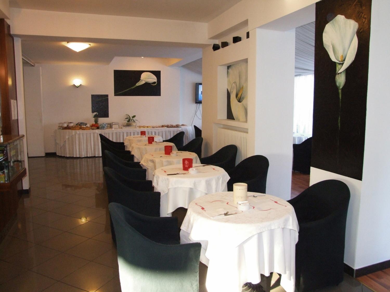 Hotel Mediterraneo Pesaro Exterior photo