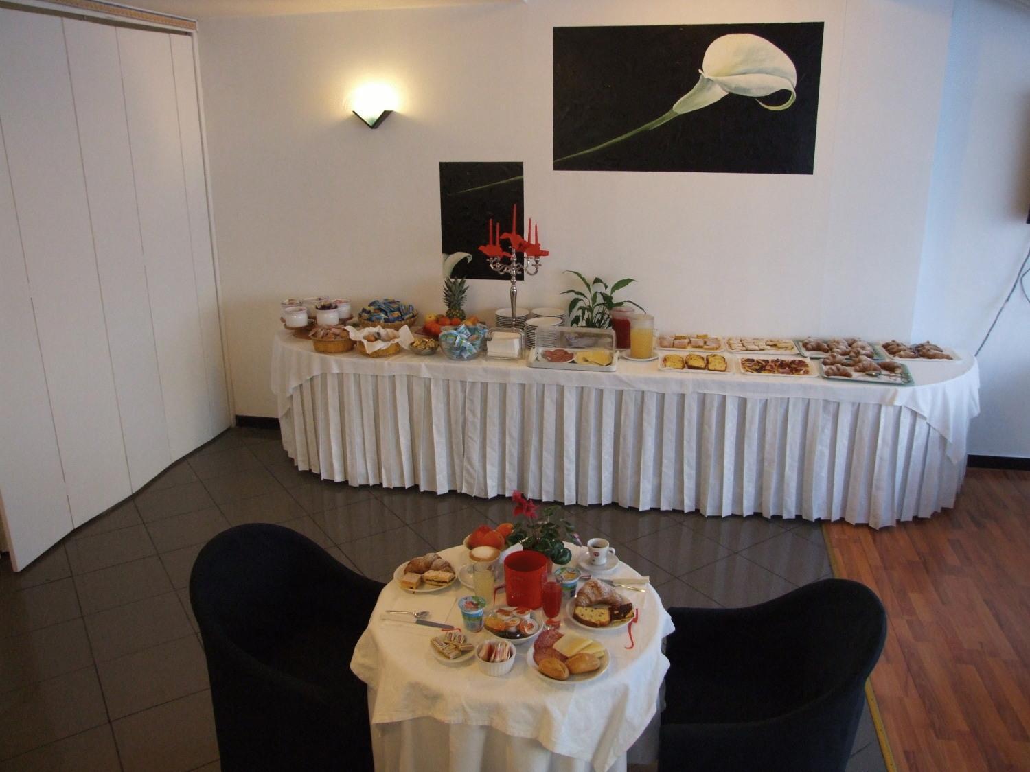 Hotel Mediterraneo Pesaro Exterior photo